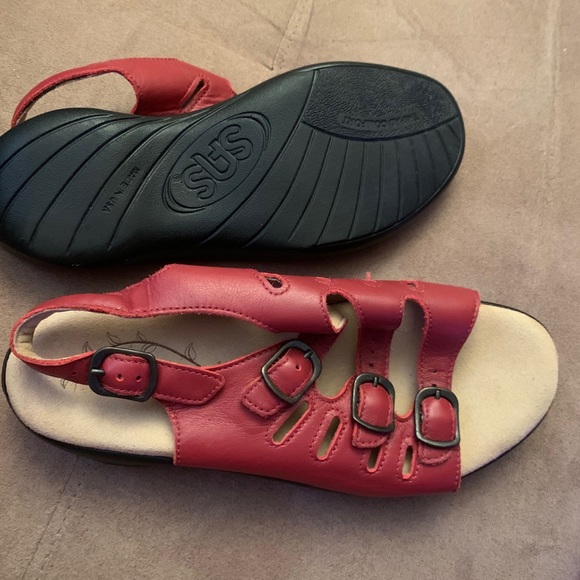 Shoes - Picture 3 of 4